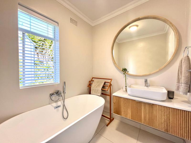 To Let 3 Bedroom Property for Rent in Beach Estate Western Cape